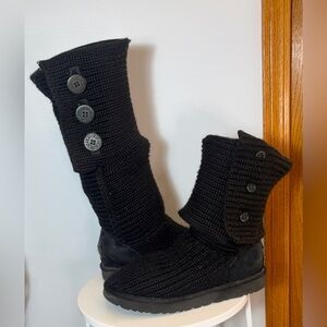 UGG Women’s Black Sweater Classic Cardy Boots Size 9